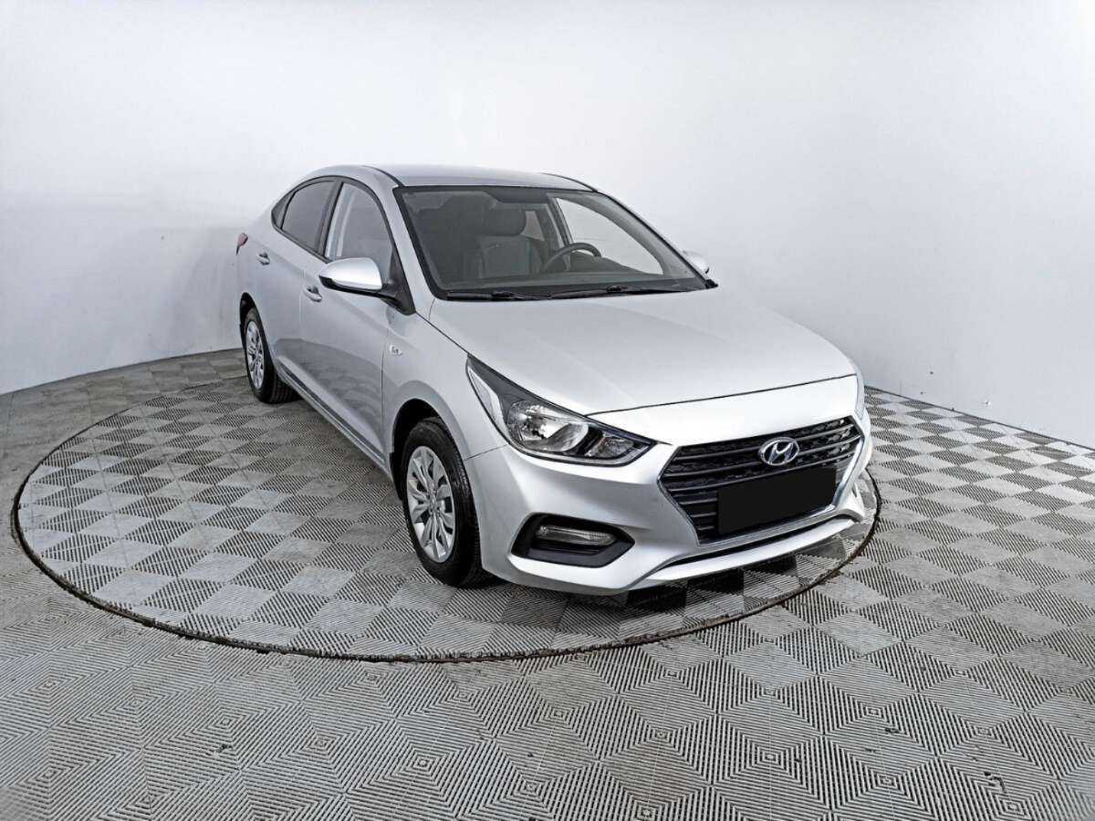 Купить Hyundai Solaris с пробегом. Фото: #2