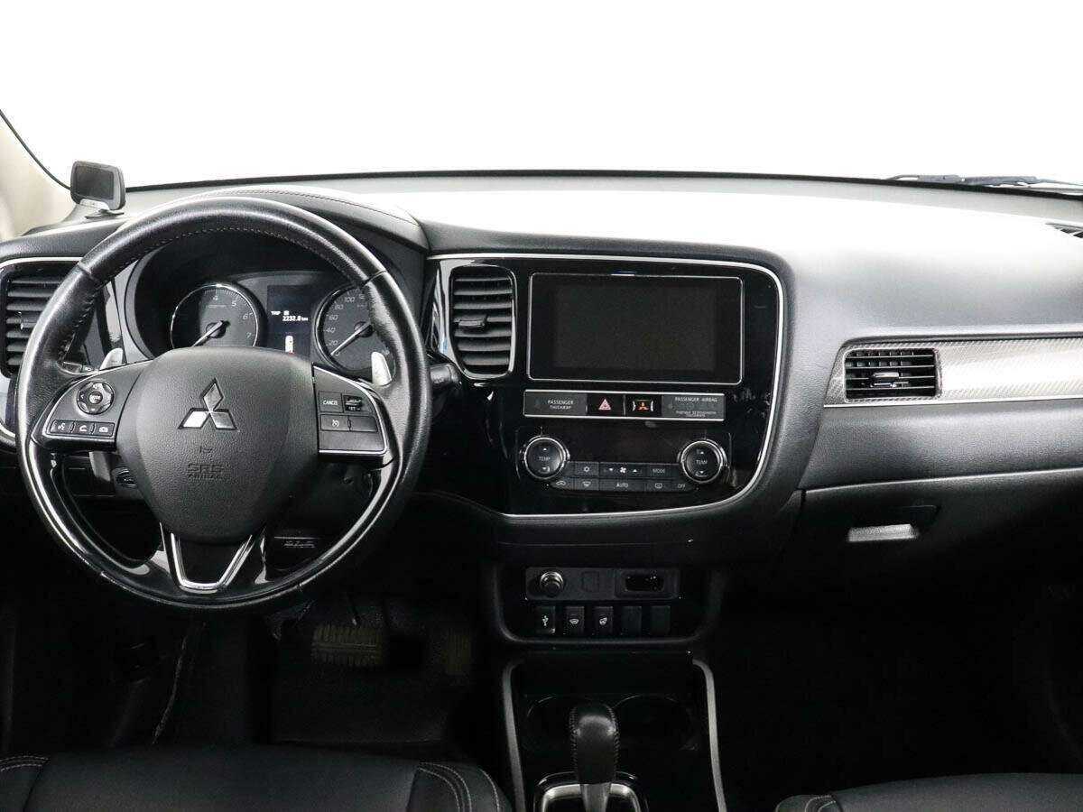 Купить Mitsubishi Outlander с пробегом. Фото: #10
