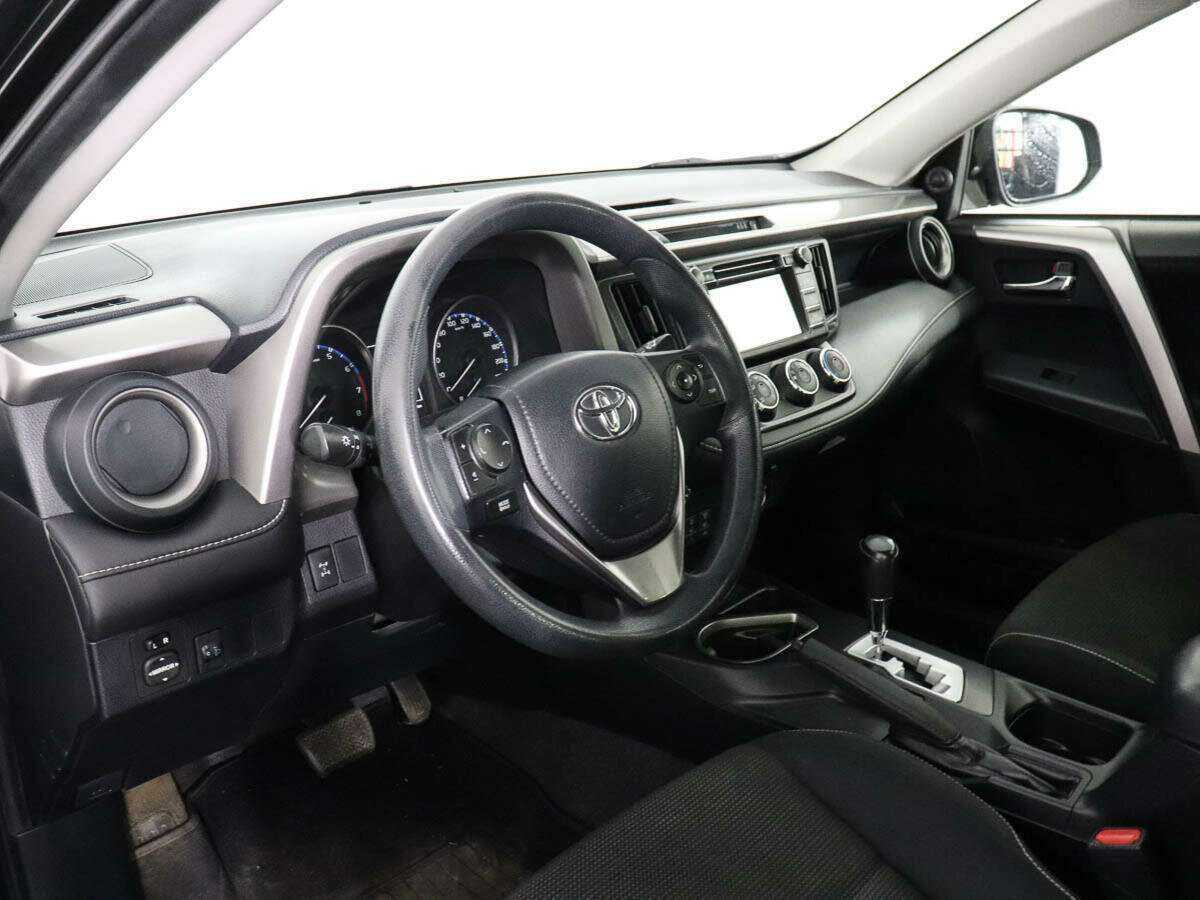 Купить Toyota RAV4 с пробегом. Фото: #7