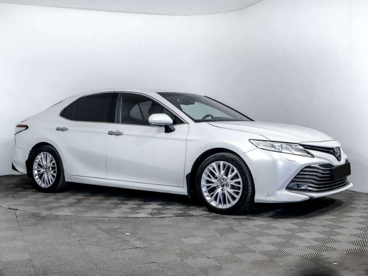 Купить Toyota Camry с пробегом. Фото: #2