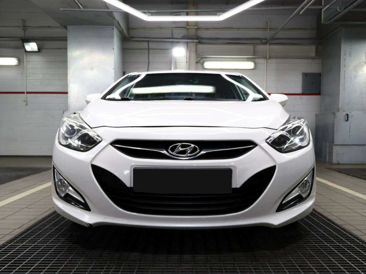 Купить Hyundai i40 с пробегом. Фото: #2