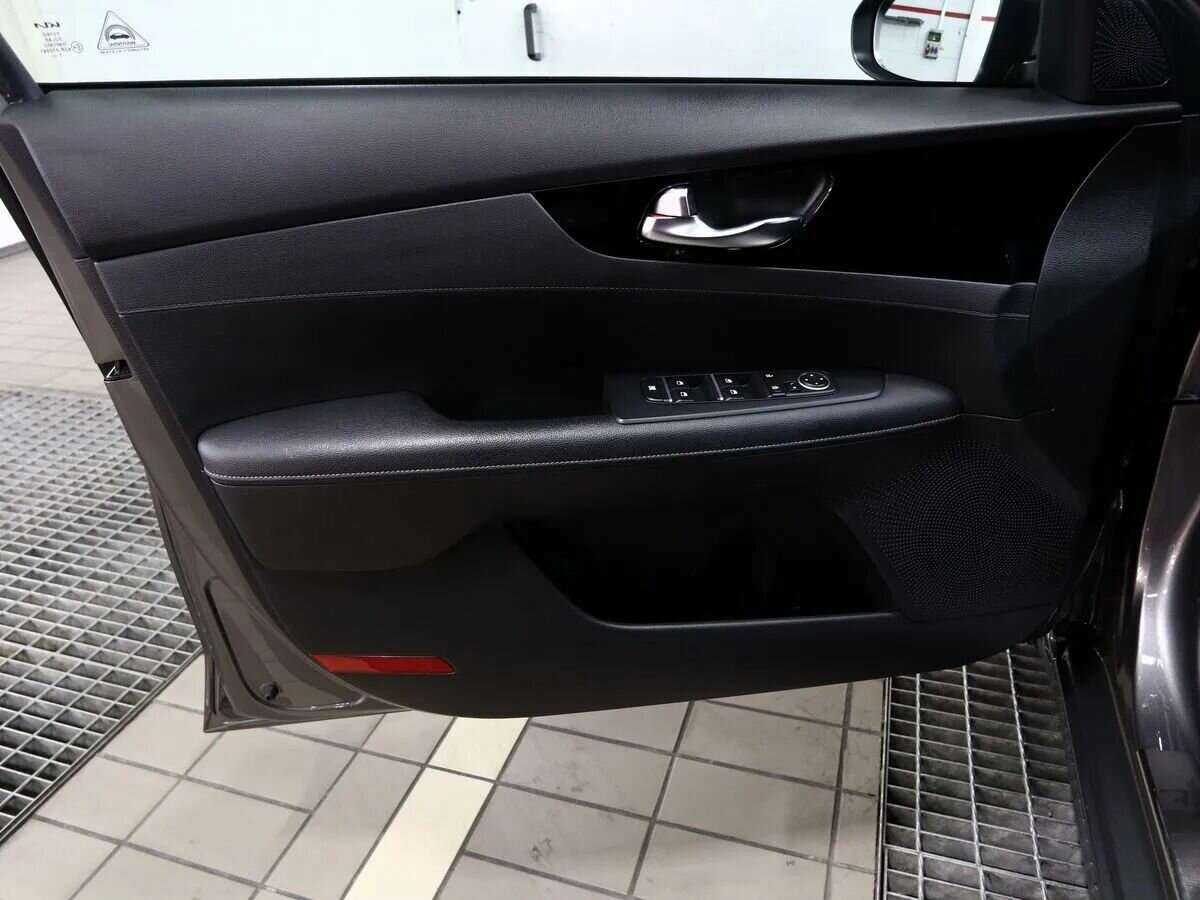 Купить Kia Cerato с пробегом. Фото: #5