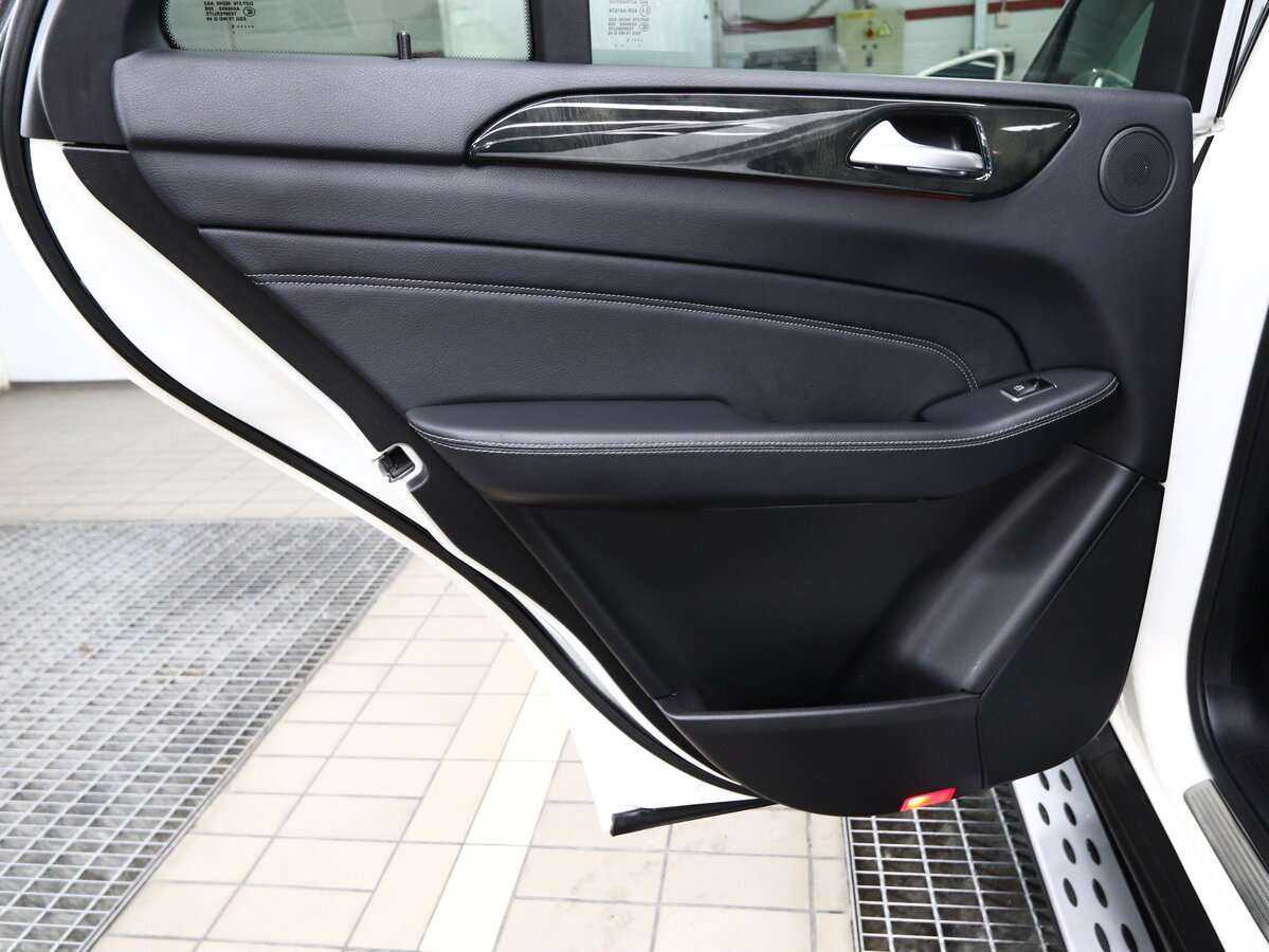 Купить Mercedes-Benz M-Класс с пробегом. Фото: #8