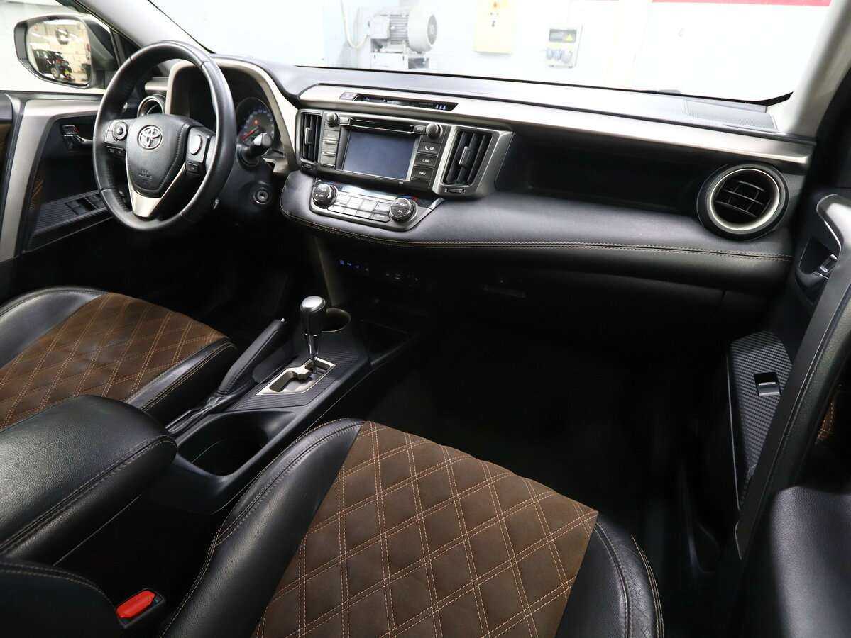 Купить Toyota RAV4 с пробегом. Фото: #8