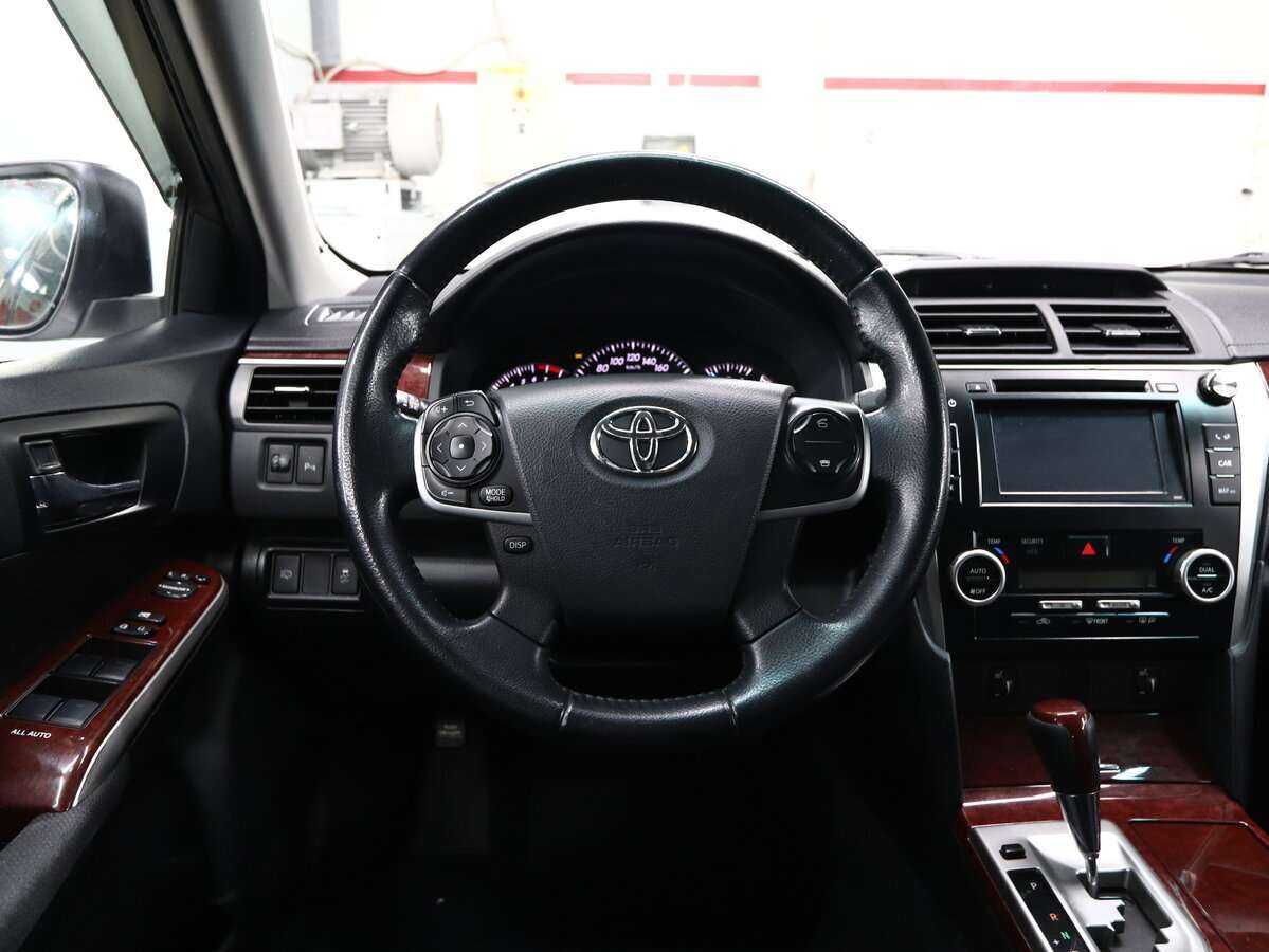 Купить Toyota Camry с пробегом. Фото: #17