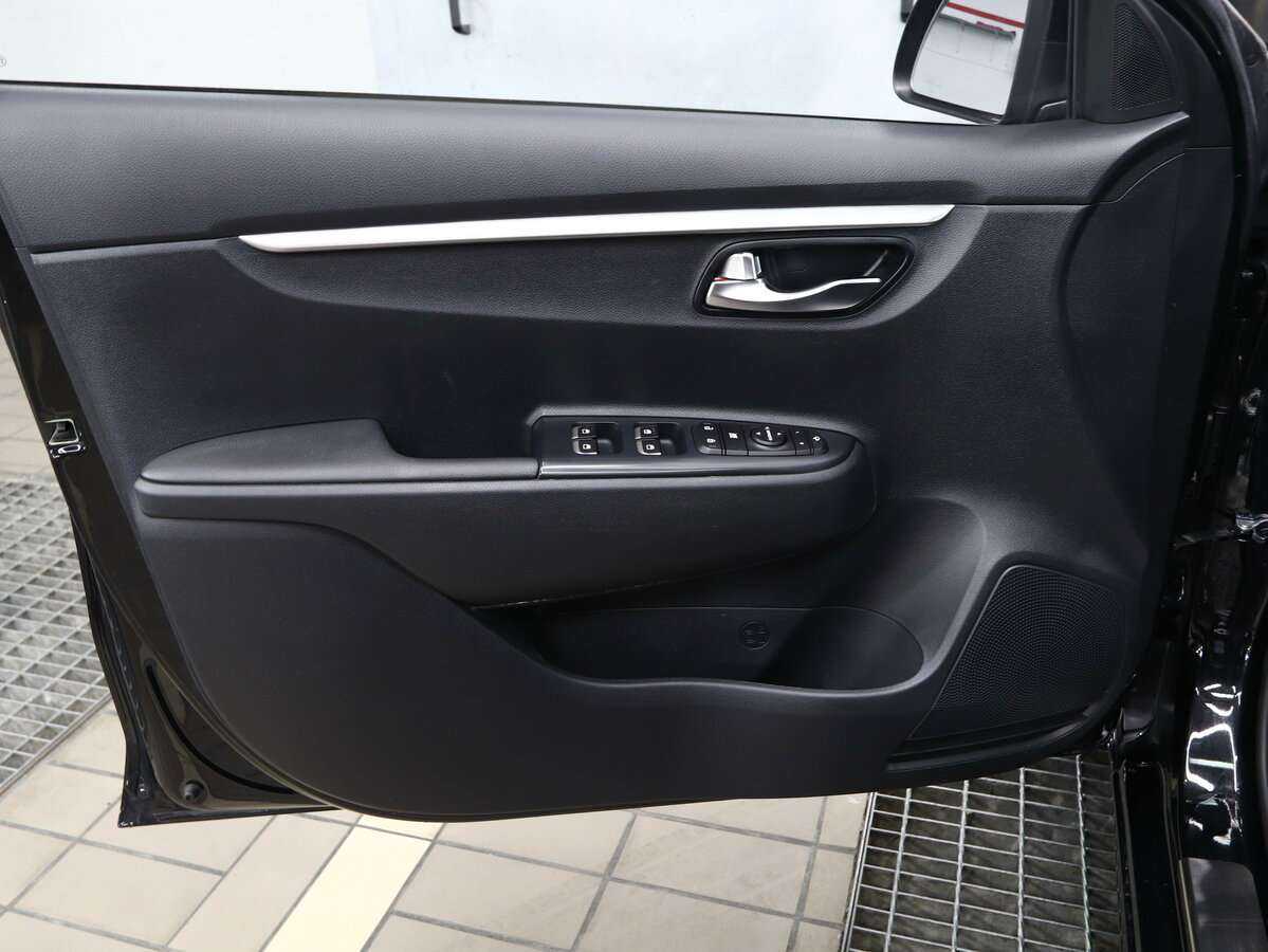 Купить Kia Rio с пробегом. Фото: #3