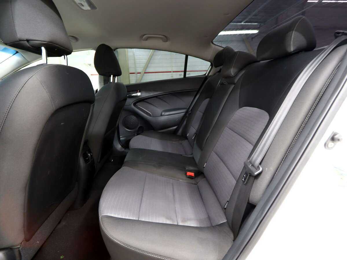 Купить Kia Cerato с пробегом. Фото: #17