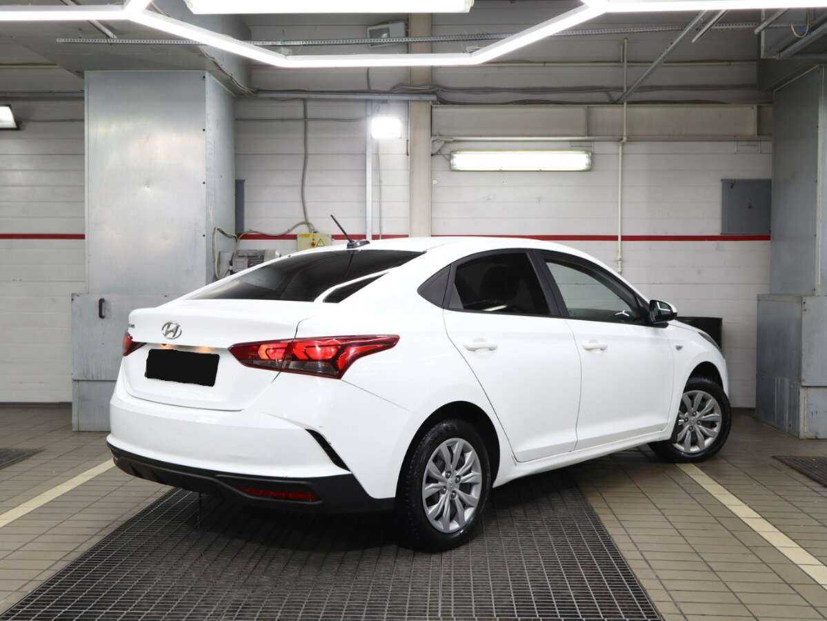 Купить Hyundai Solaris с пробегом. Фото: #1