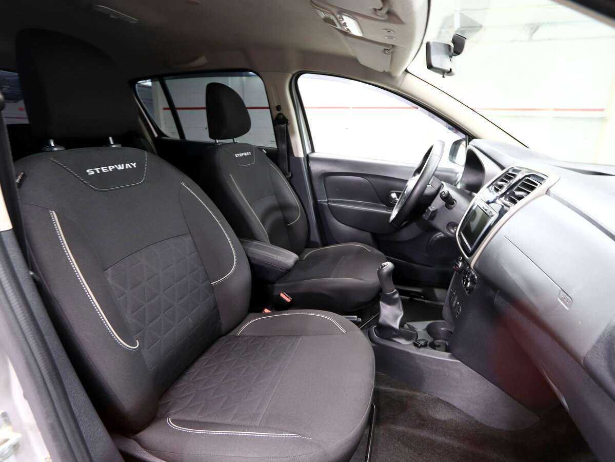 Купить Renault Sandero с пробегом. Фото: #8