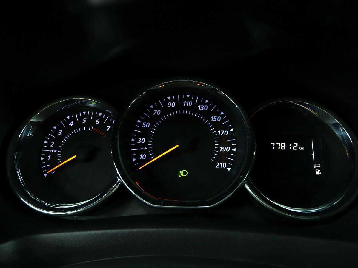 Купить Renault Sandero с пробегом. Фото: #11