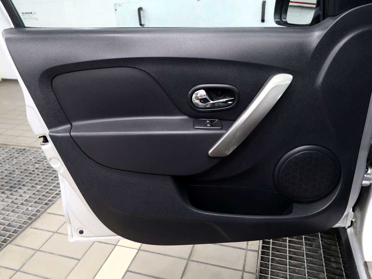 Купить Renault Sandero с пробегом. Фото: #15