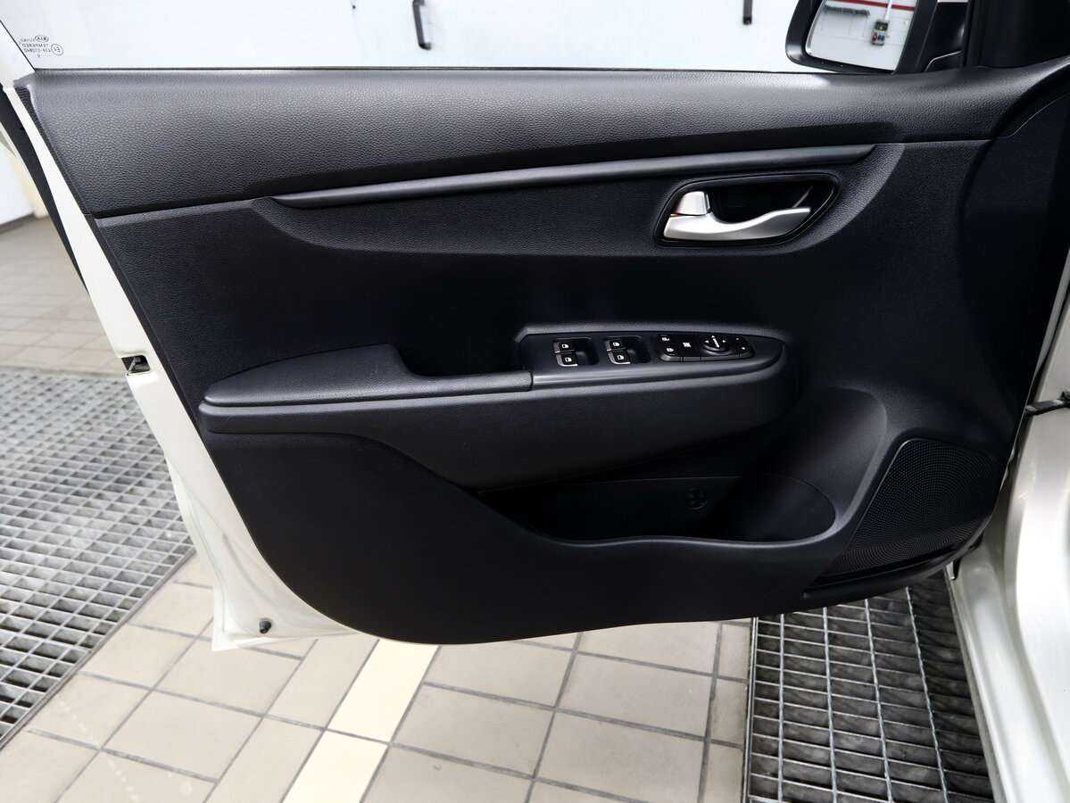 Купить Kia Rio с пробегом. Фото: #13