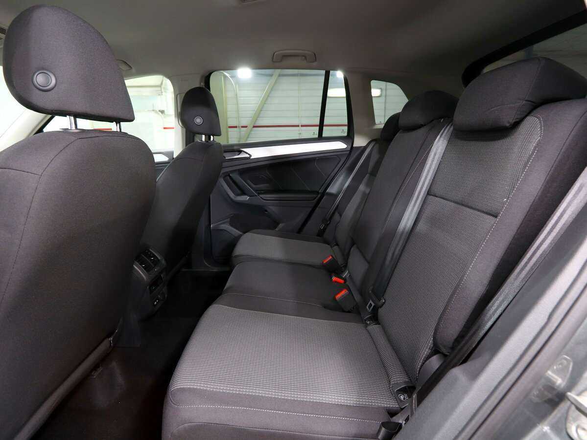 Купить Volkswagen Tiguan с пробегом. Фото: #19
