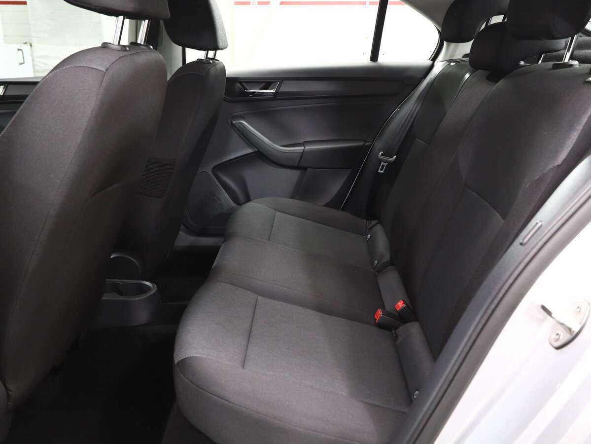 Купить Skoda Rapid с пробегом. Фото: #14