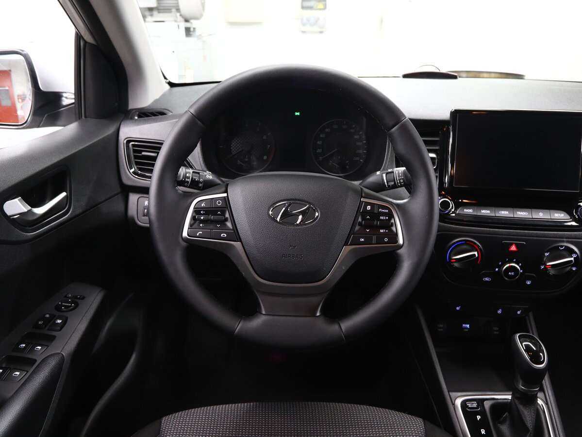 Купить Hyundai Solaris с пробегом. Фото: #10