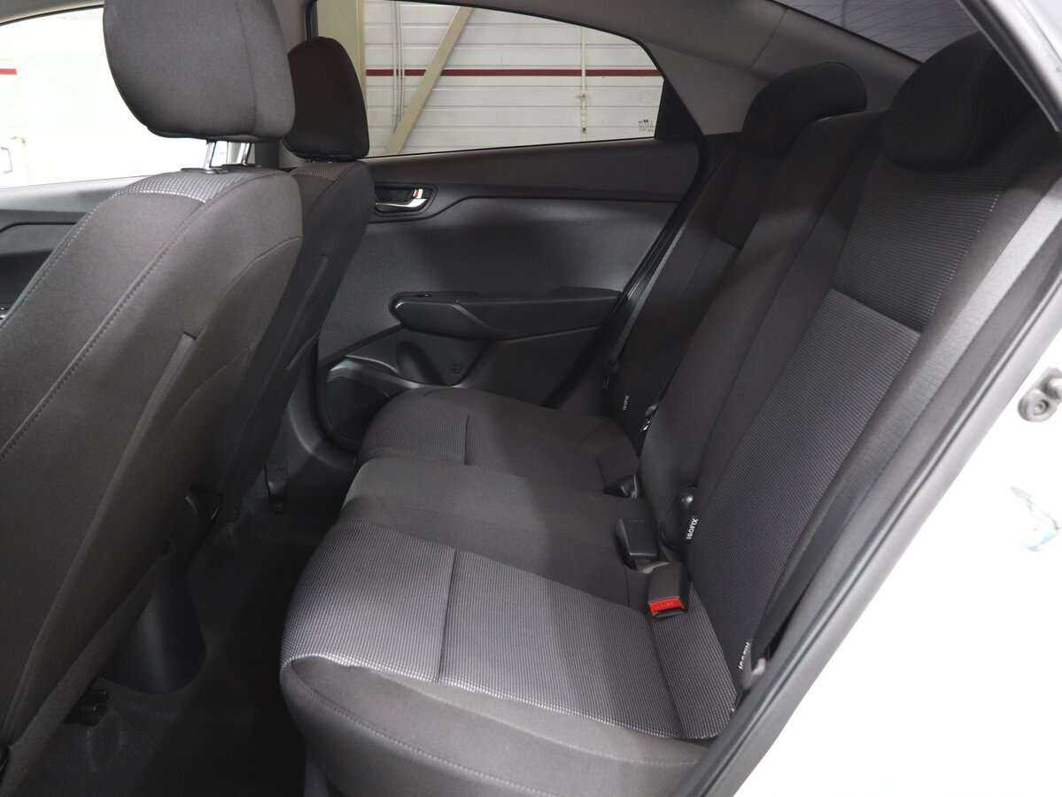 Купить Hyundai Solaris с пробегом. Фото: #17