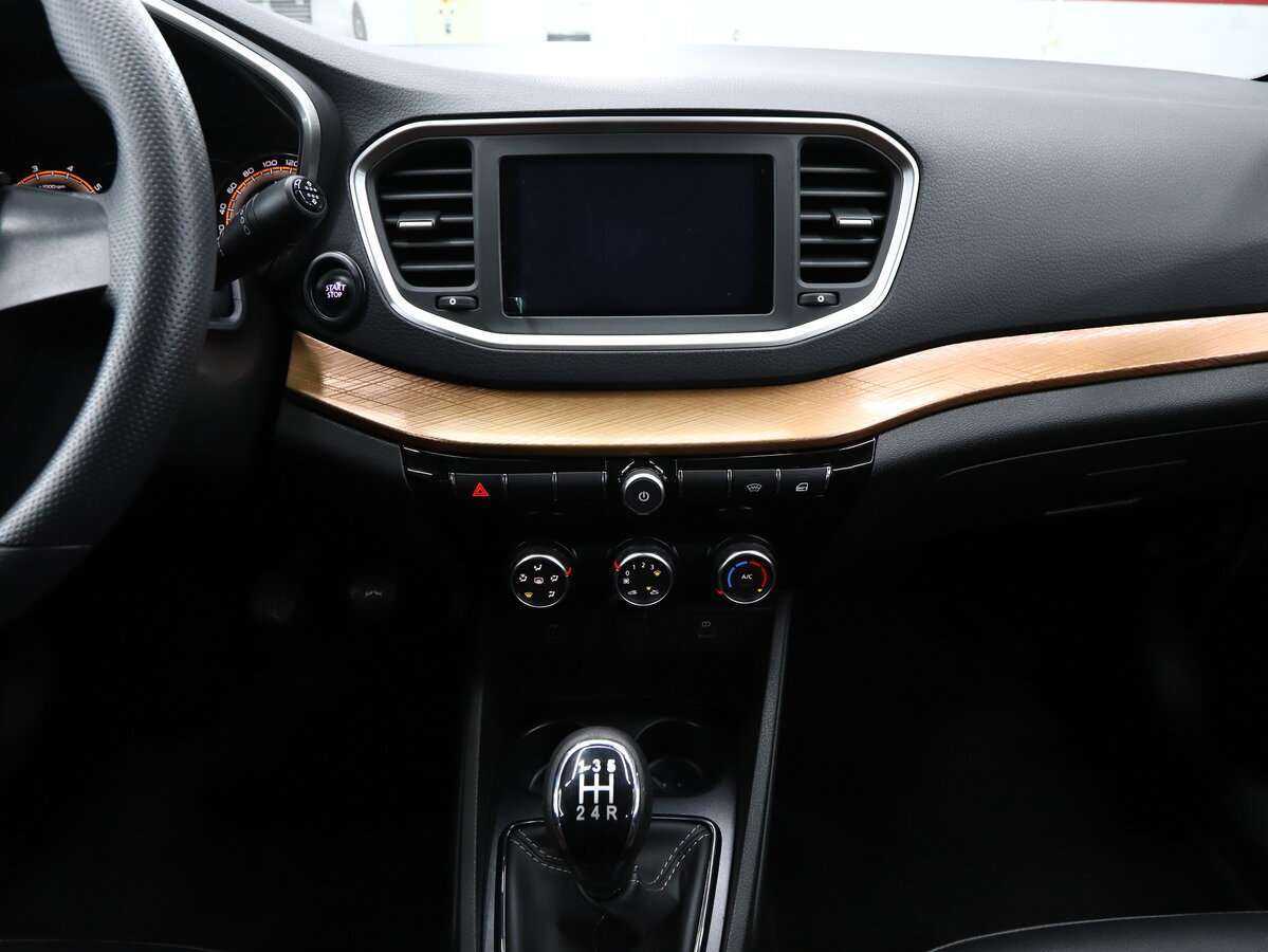 Купить Lada (ВАЗ) Vesta с пробегом. Фото: #18