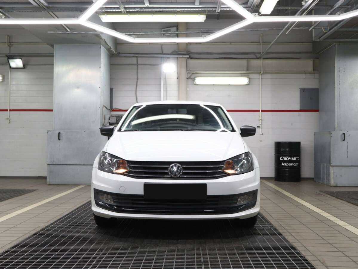 Купить Volkswagen Polo с пробегом. Фото: #1