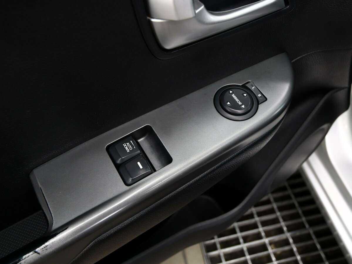 Купить Kia Rio с пробегом. Фото: #15