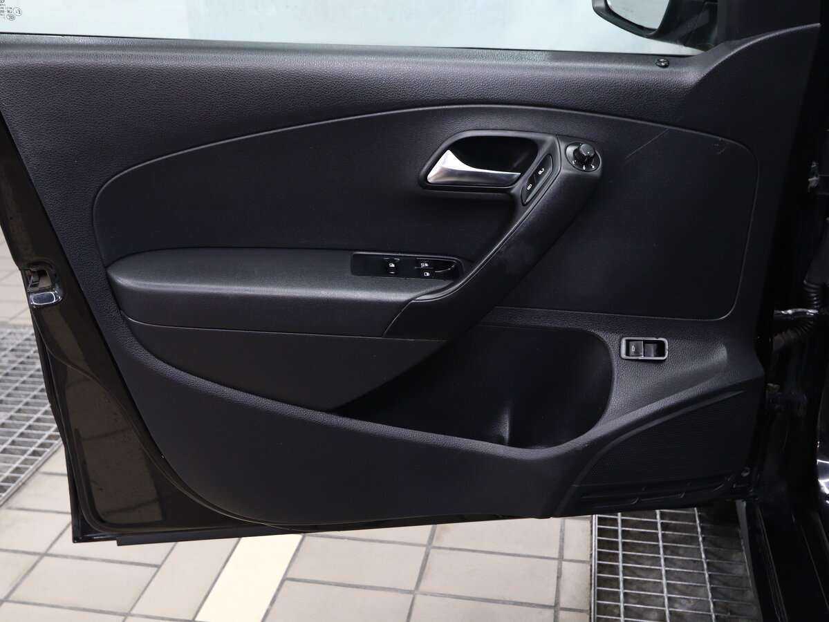 Купить Volkswagen Polo с пробегом. Фото: #10