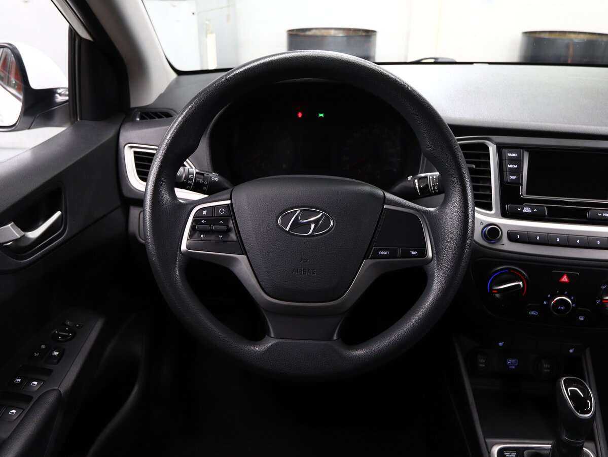 Купить Hyundai Solaris с пробегом. Фото: #9