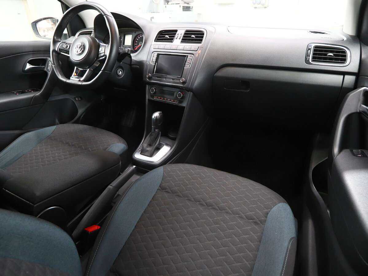 Купить Volkswagen Polo с пробегом. Фото: #13