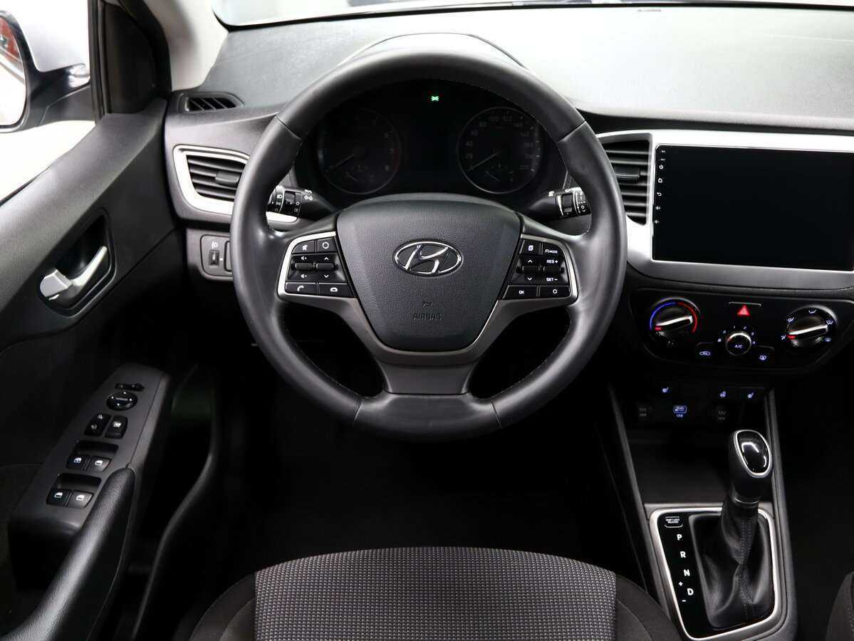 Купить Hyundai Solaris с пробегом. Фото: #11