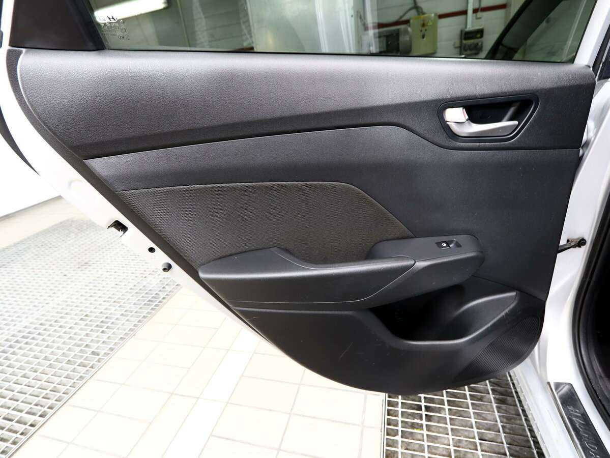 Купить Hyundai Solaris с пробегом. Фото: #12