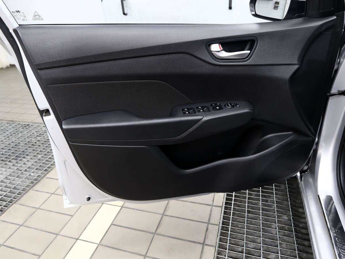 Купить Hyundai Solaris с пробегом. Фото: #13