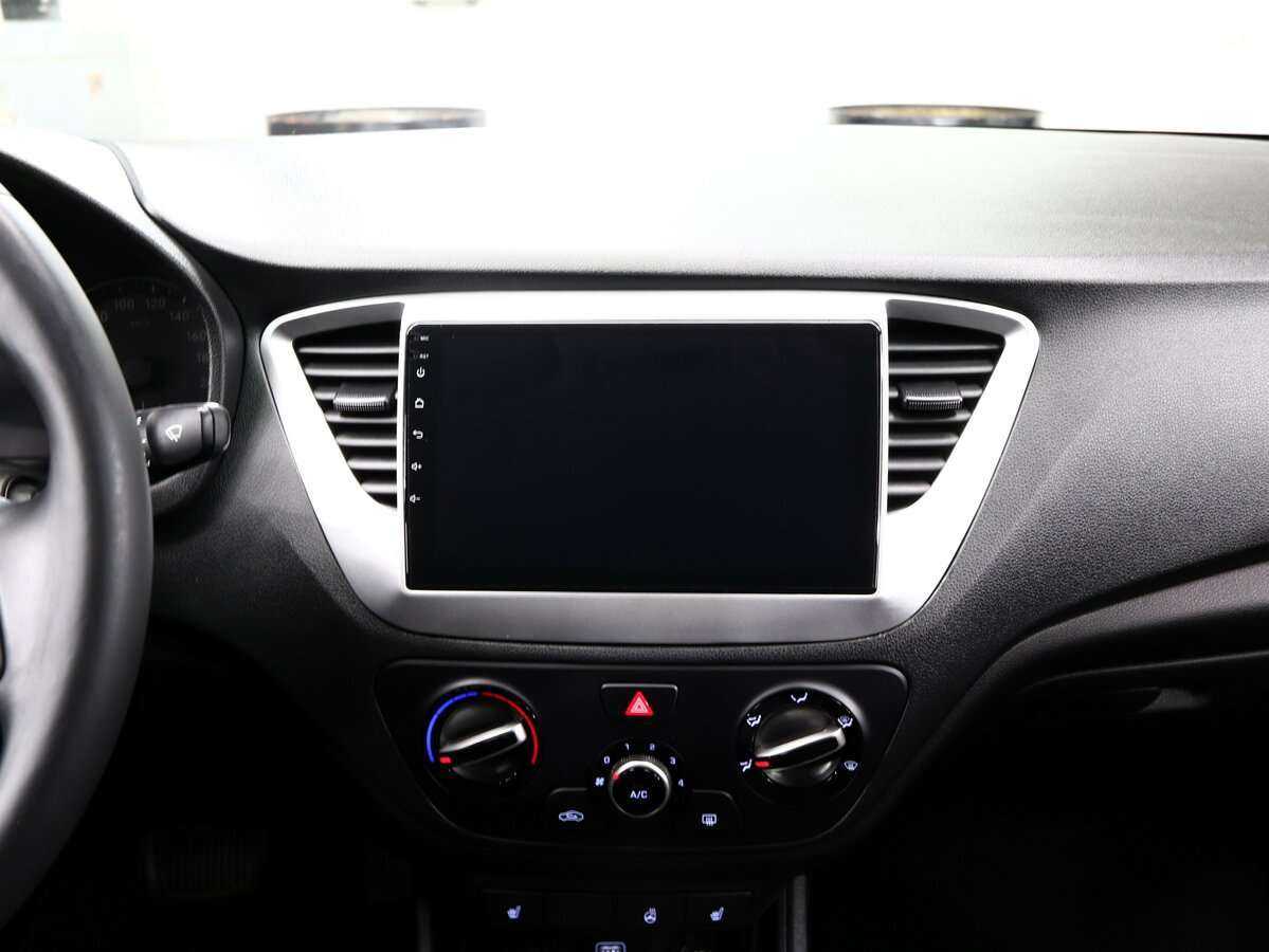 Купить Hyundai Solaris с пробегом. Фото: #15