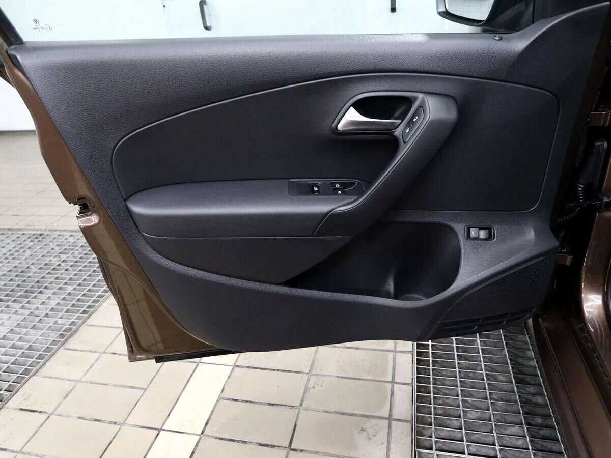 Купить Volkswagen Polo с пробегом. Фото: #12