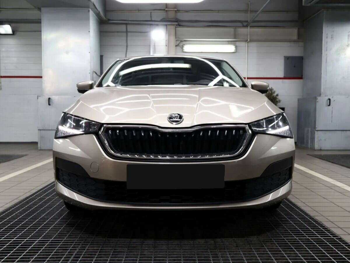 Купить Skoda Rapid с пробегом. Фото: #1