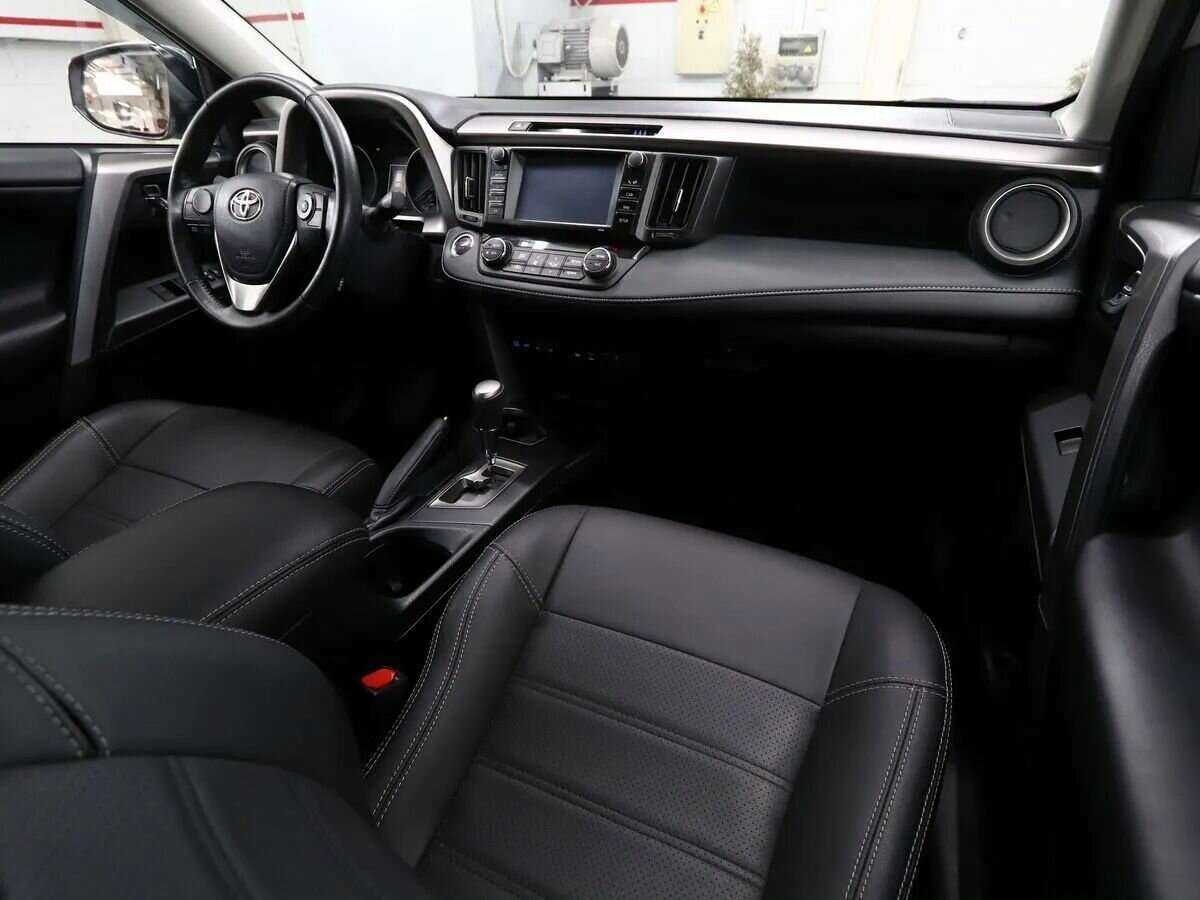 Купить Toyota RAV4 с пробегом. Фото: #7