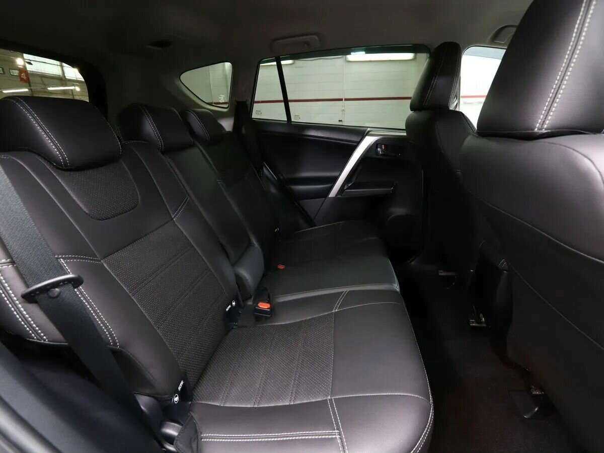 Купить Toyota RAV4 с пробегом. Фото: #18