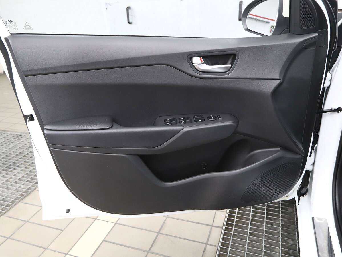 Купить Hyundai Solaris с пробегом. Фото: #5