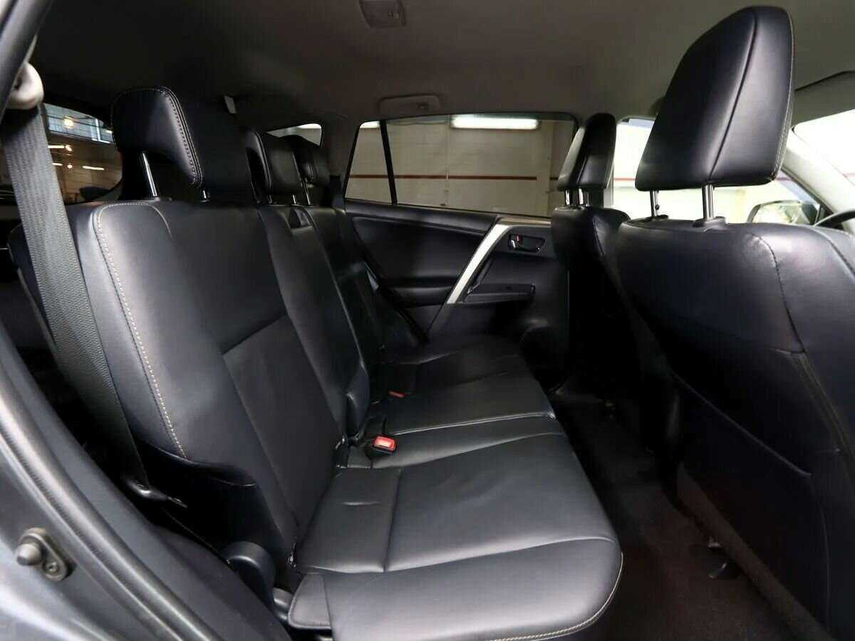 Купить Toyota RAV4 с пробегом. Фото: #11