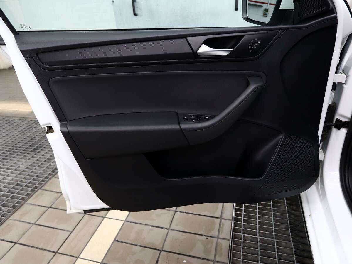 Купить Volkswagen Polo с пробегом. Фото: #7