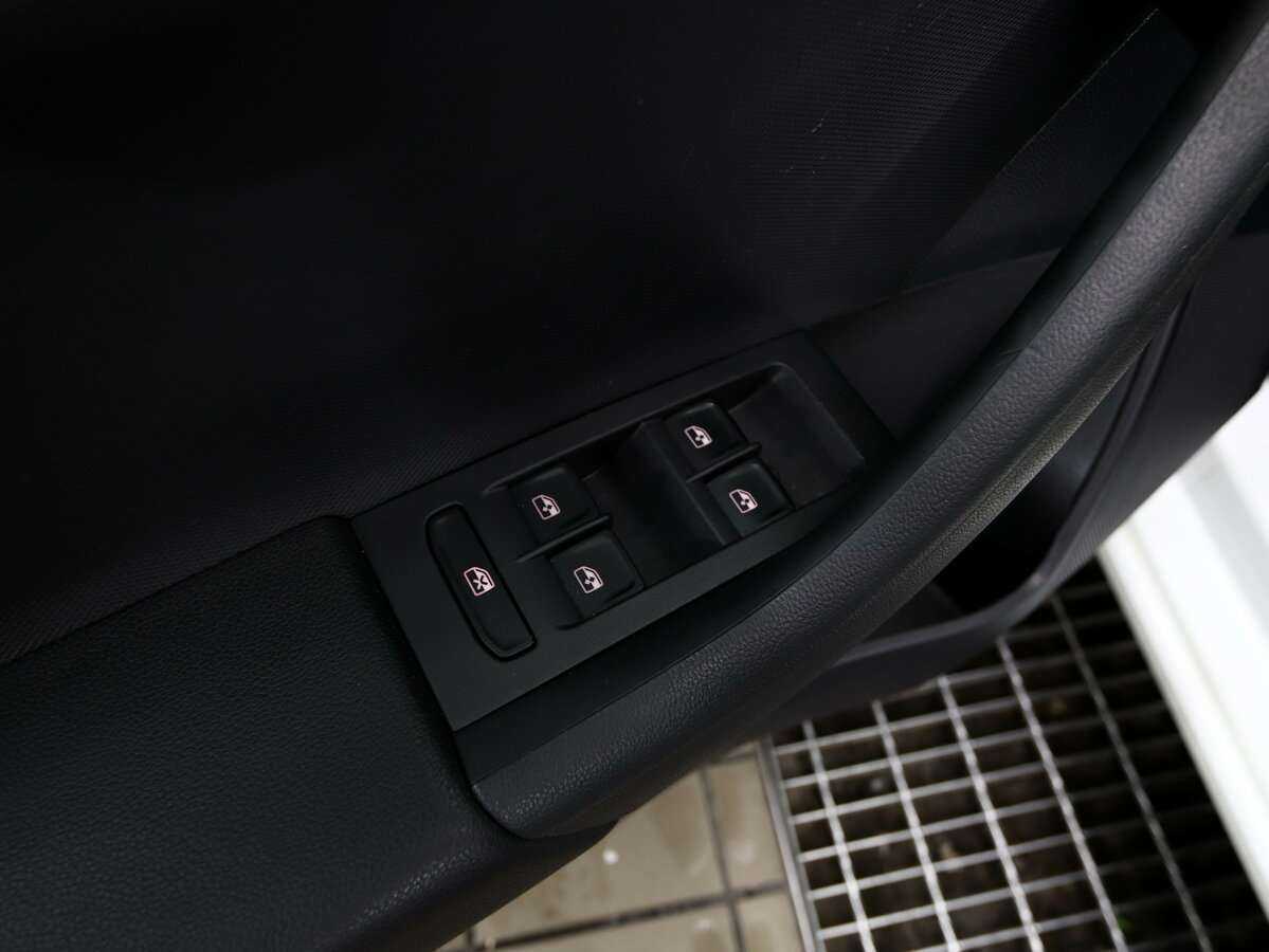 Купить Volkswagen Polo с пробегом. Фото: #8