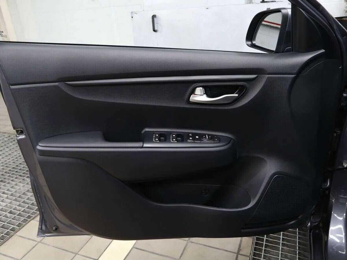 Купить Kia Rio с пробегом. Фото: #4