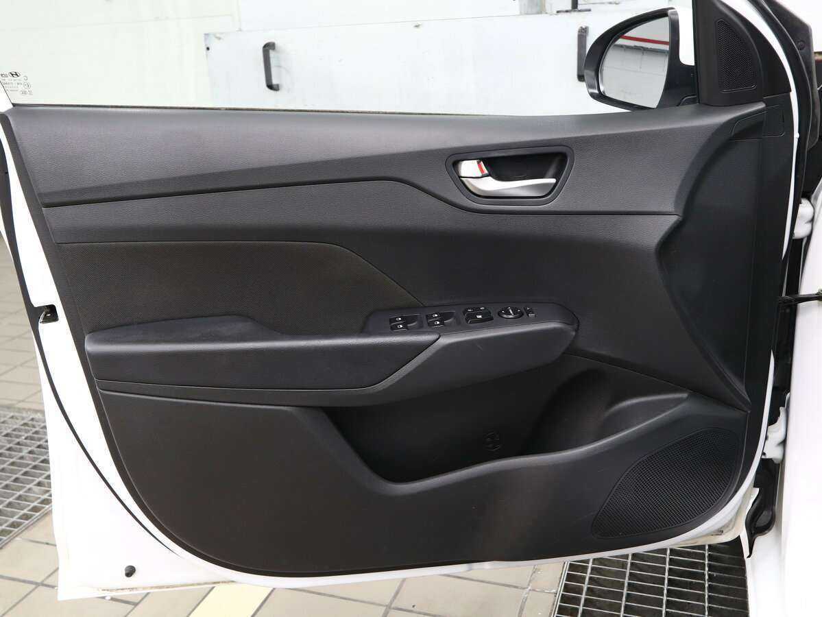 Купить Hyundai Solaris с пробегом. Фото: #5