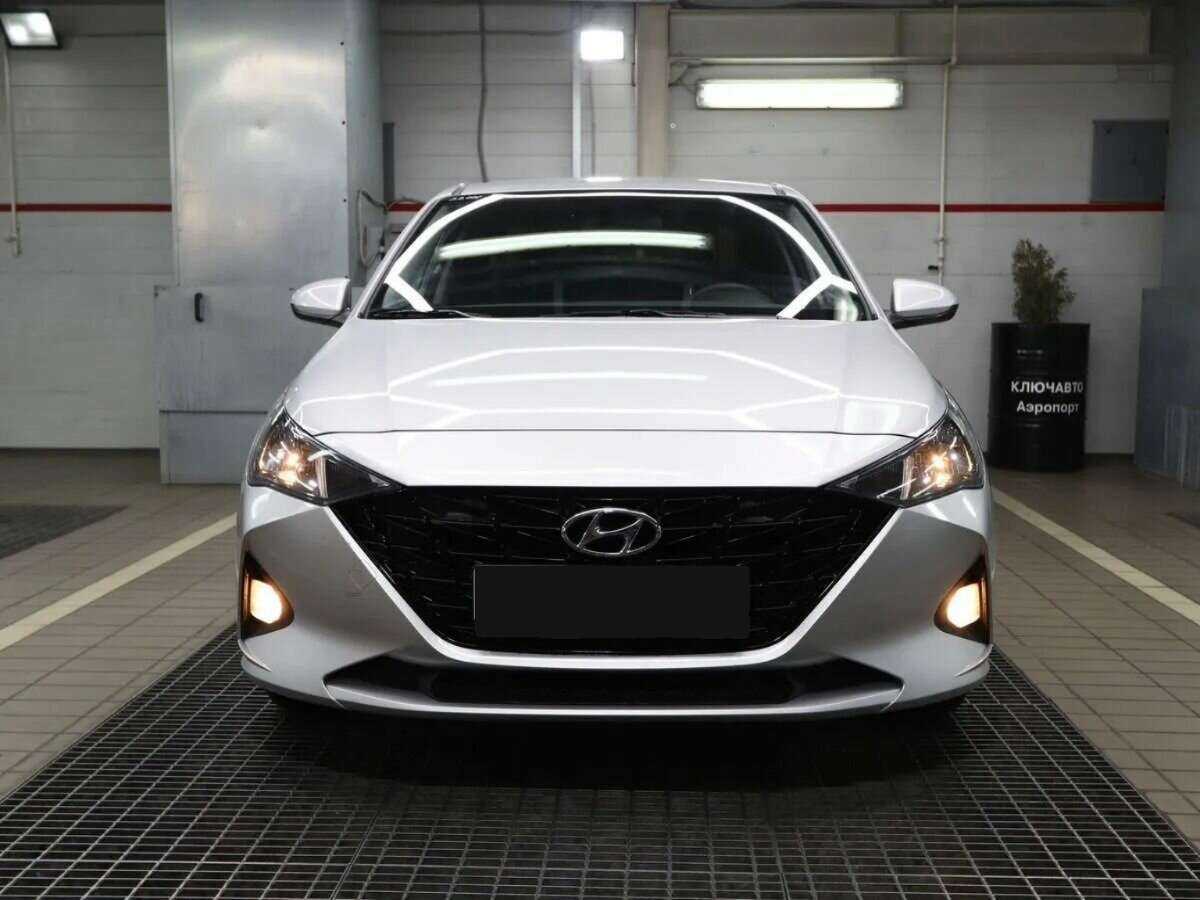 Купить Hyundai Solaris с пробегом. Фото: #2