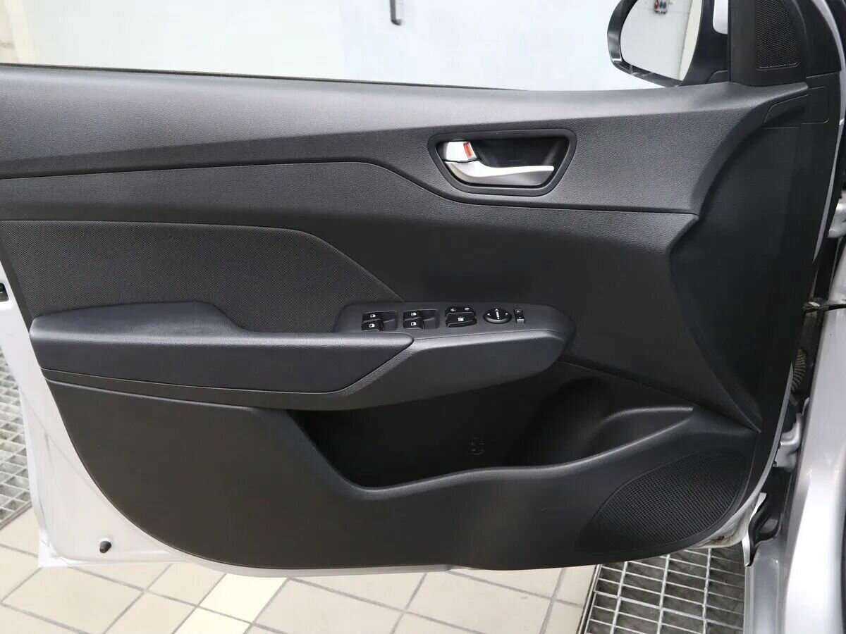 Купить Hyundai Solaris с пробегом. Фото: #7