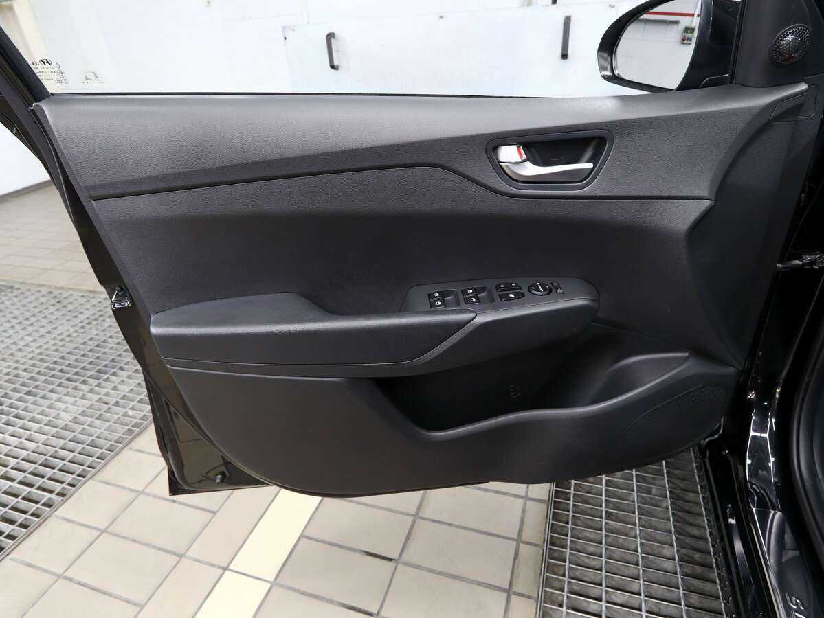 Купить Hyundai Solaris с пробегом. Фото: #6