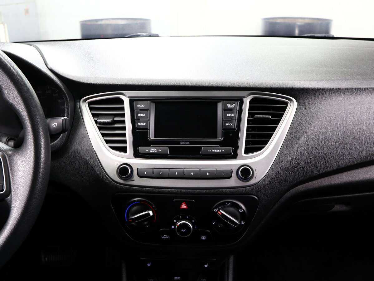 Купить Hyundai Solaris с пробегом. Фото: #17