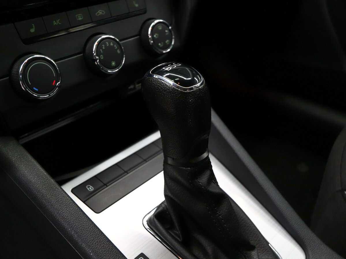 Купить Skoda Octavia с пробегом. Фото: #8