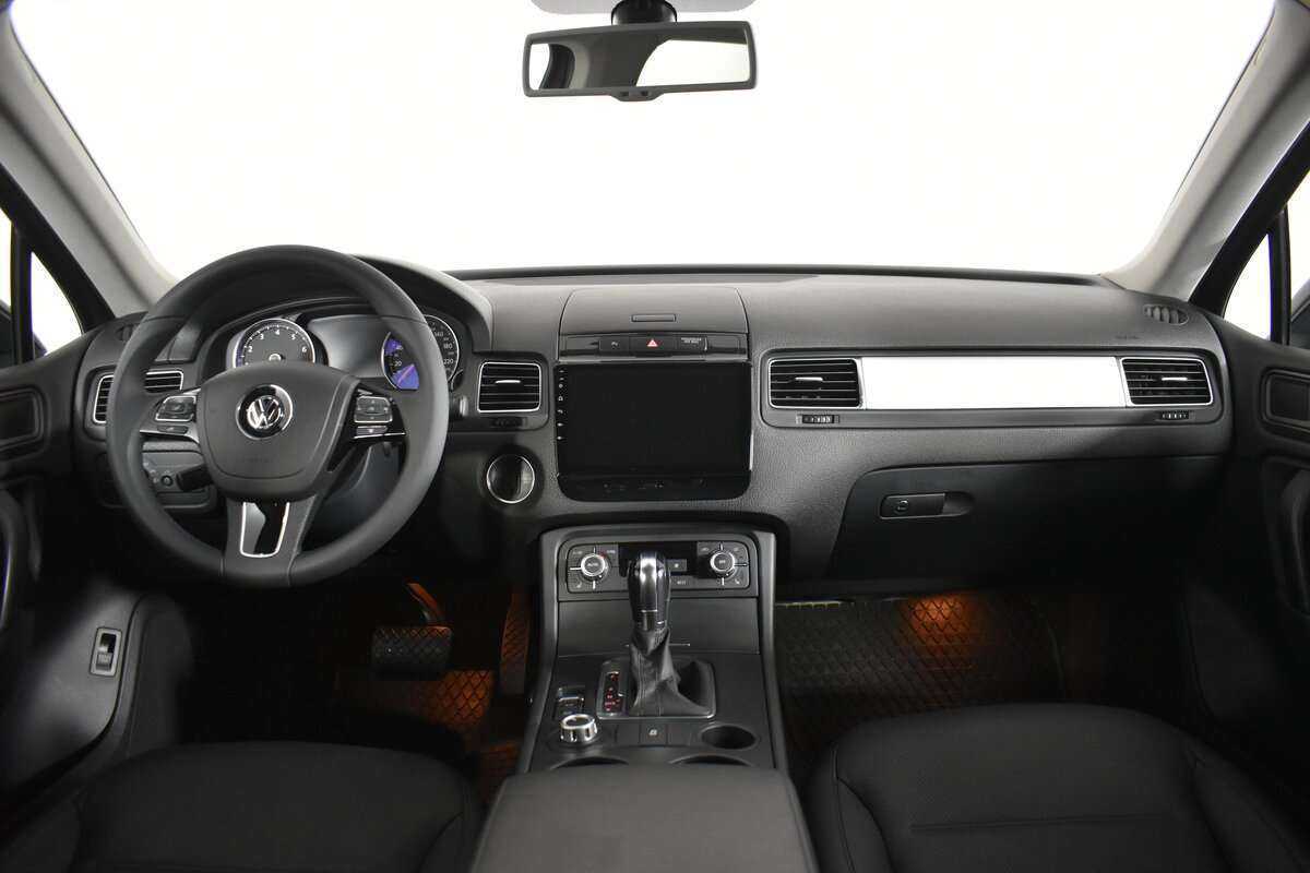 Купить Volkswagen Touareg с пробегом. Фото: #14