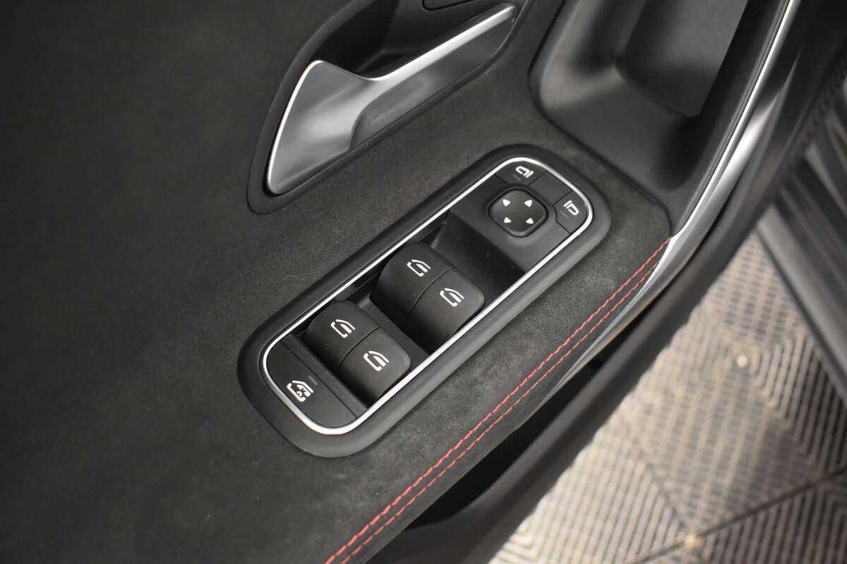 Купить Mercedes-Benz A-Класс с пробегом. Фото: #7