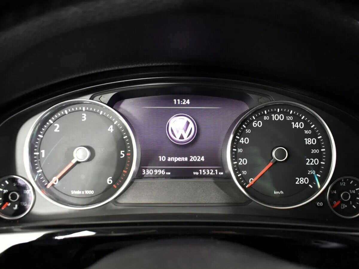 Купить Volkswagen Touareg с пробегом. Фото: #5