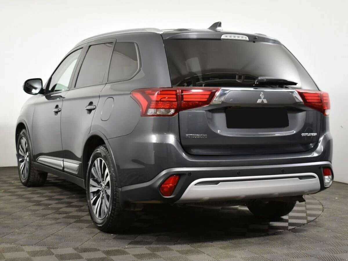 Купить Mitsubishi Outlander с пробегом. Фото: #3