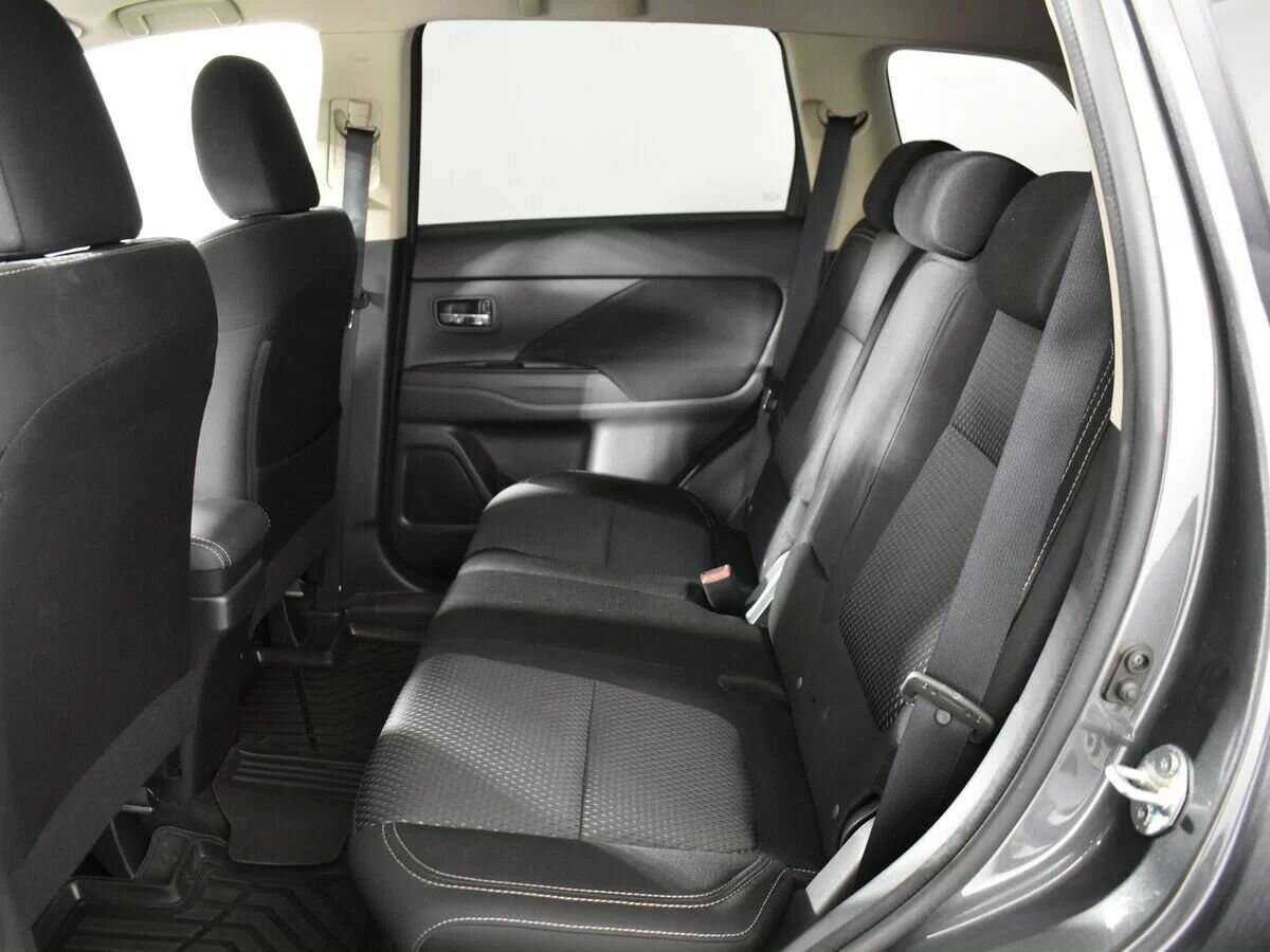 Купить Mitsubishi Outlander с пробегом. Фото: #17